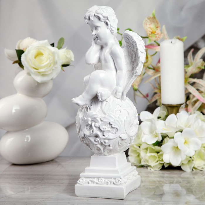 Статуэтка "Ангел на шаре" 37 см, белая