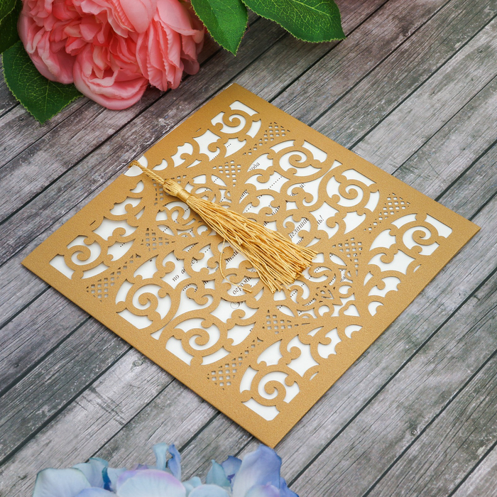 Свадебное приглашение "Наш день" золото, 16 х 16 см