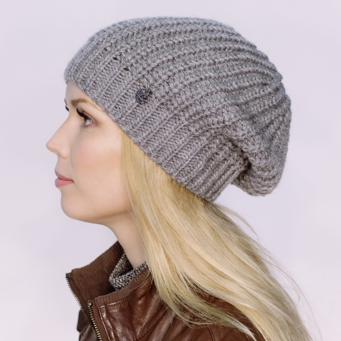 Шапка женская "ДОЛЛИ" 825806 цвет светло-серый, р-р 56-58