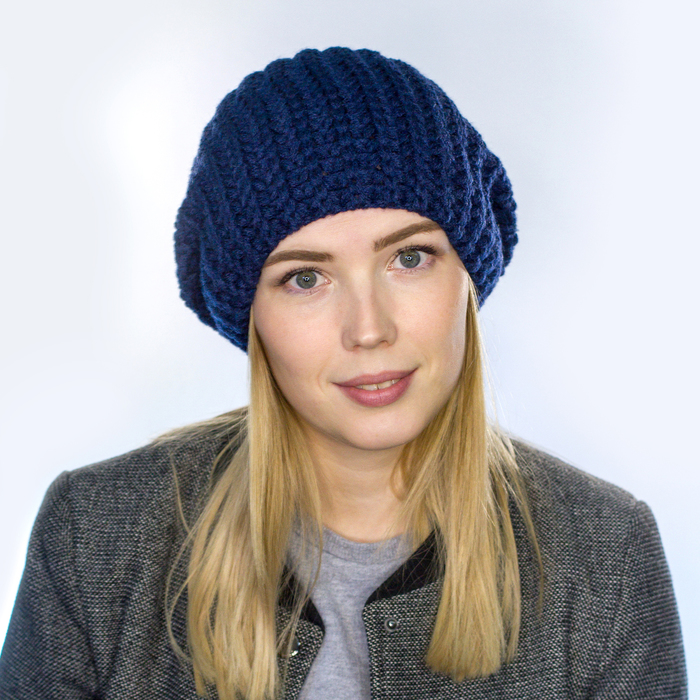 Шапка женская "ХОЛЛИ" 825412 цвет тёмно-синий, р-р 56-58