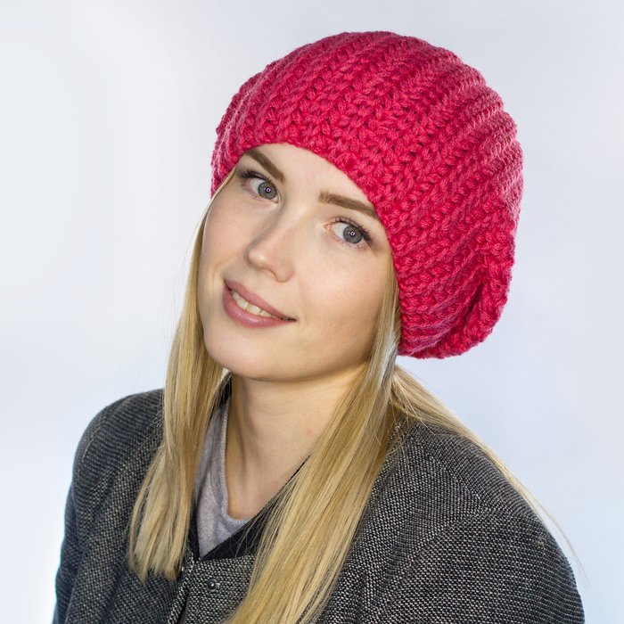 Шапка женская "ХОЛЛИ" 825428 цвет брусника, р-р 56-58