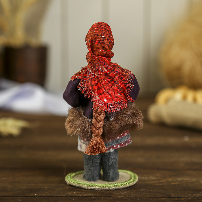 Новогодняя сувенирная кукла "Девочка с корзиной подснежников" 16 см