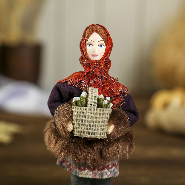 Новогодняя сувенирная кукла "Девочка с корзиной подснежников" 16 см