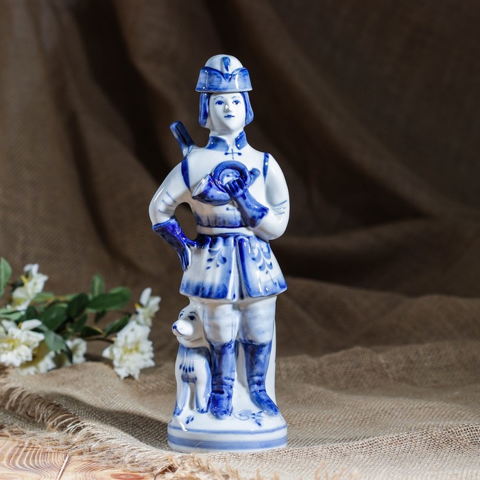 Штоф "Охотник", гжель, фарфор