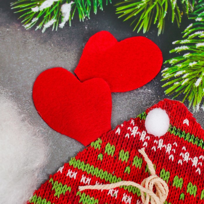 Набор для создания подвесной елочной игрушки из фетра "Снеговичок", цвет красный