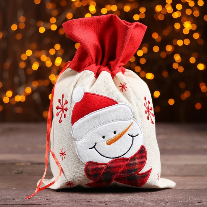 Мешок для подарков "Снеговичок и снежинки" на завязках, 29 х 22 см