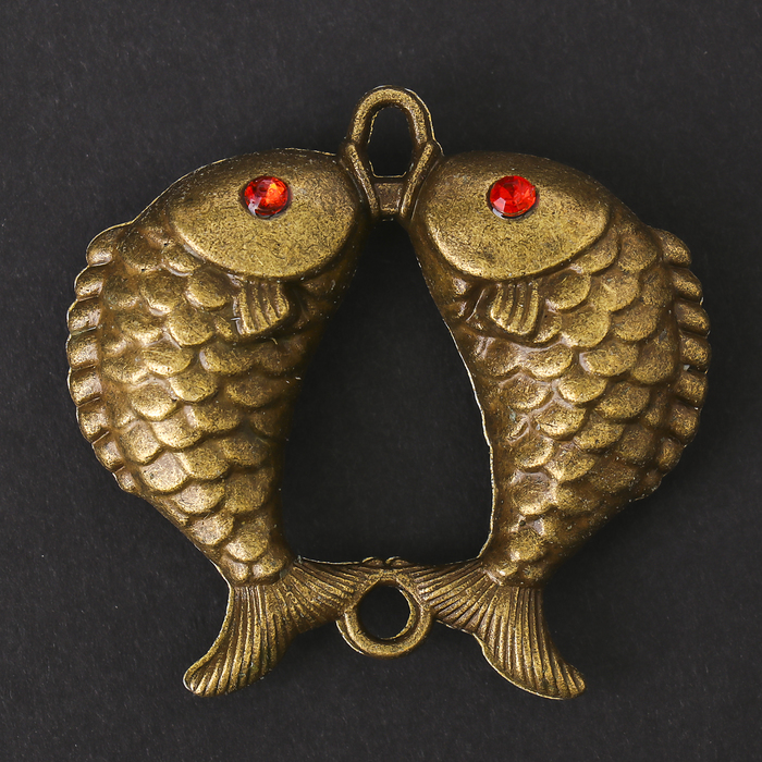 Сувенир металл подвеска "Два карпа" 4,4х4,5х1,1 см