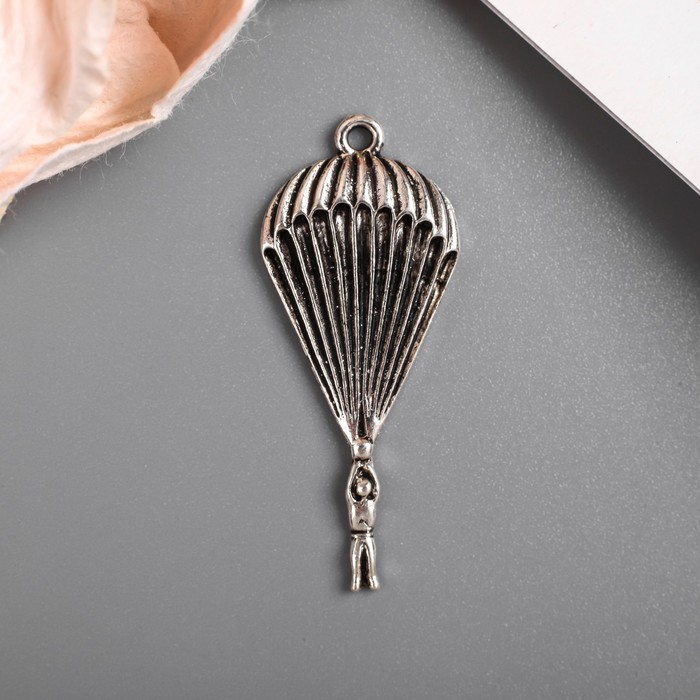 Декор металл для творчества "Парашютист" серебро (72964) 4,1х1,8 см