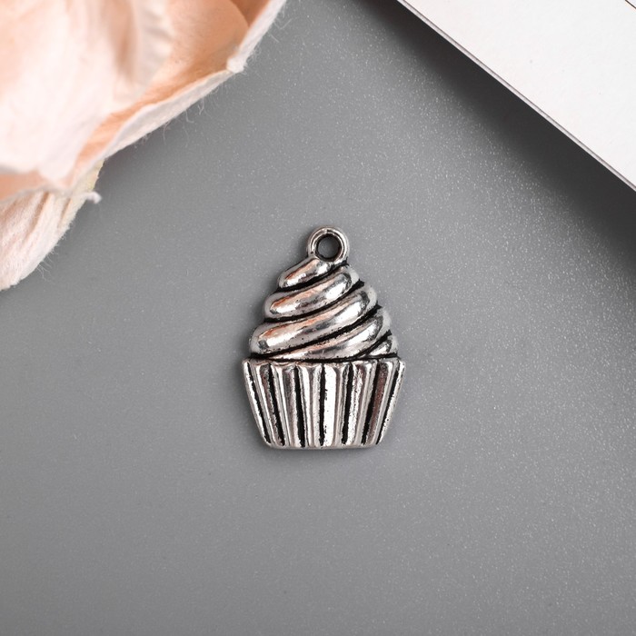 Декор металл для творчества "Пирожное" серебро (А16759) 2х1,5 см