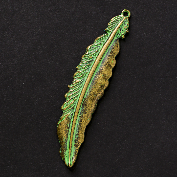 Декор металл для творчества "Пёрышко" зелёная патина 7,7х1,6х2 см