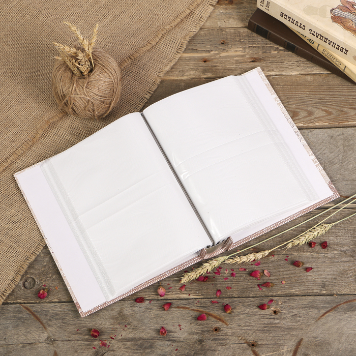 Фотоальбом на 200 фото 10х15 см "Пышные пионы" с золотом, в коробке МИКС 26,5х20,5х5,5 см