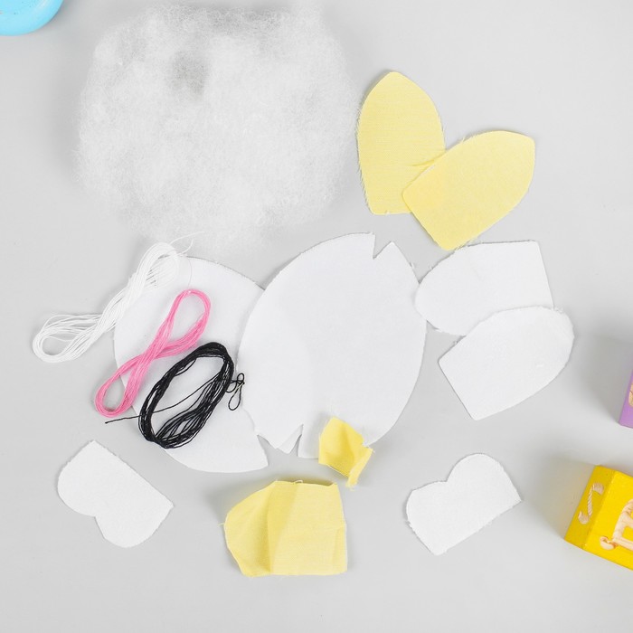 Набор для создания подвесной игрушки из фетра "Ушастик"