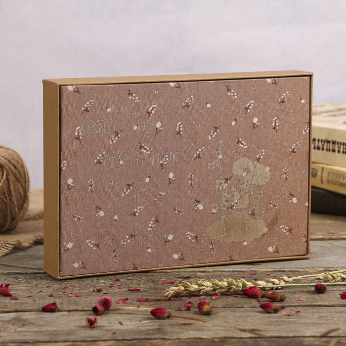 Фотоальбом на 100 фото 10х15 см "Девочка с цветами" текстиль в коробке 17,5х25,5х4 см