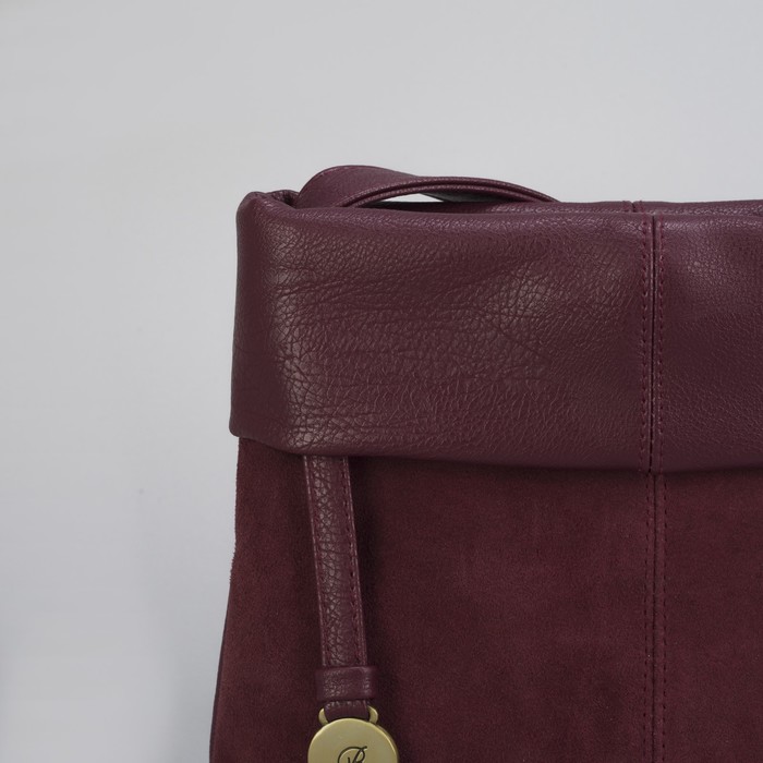 Сумка женская, замша, отдел с перегородкой на молнии, наружный карман, регулируемый ремень, цвет бордовый