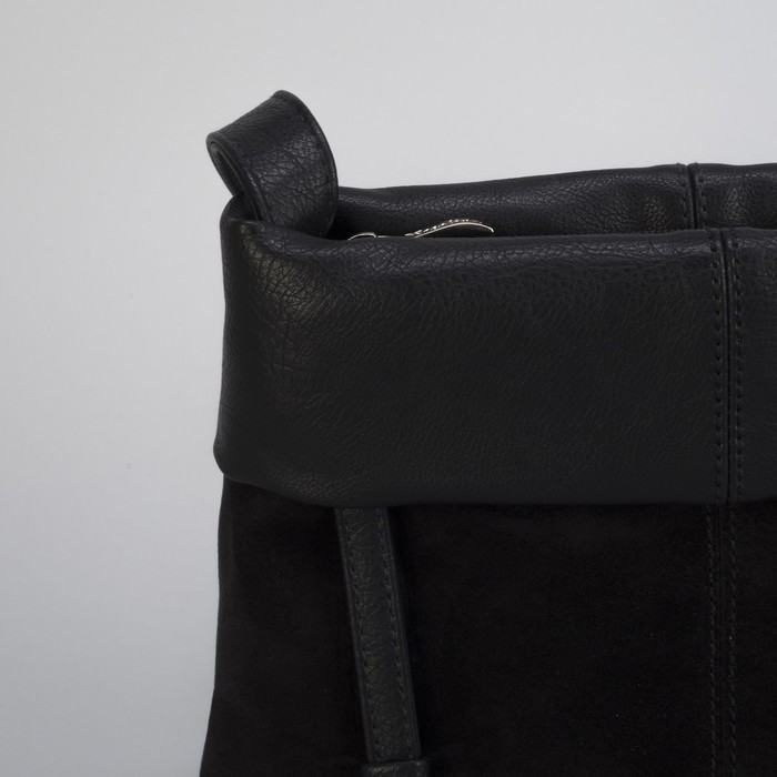 Сумка женская, замша, отдел с перегородкой на молнии, наружный карман, регулируемый ремень, цвет чёрный