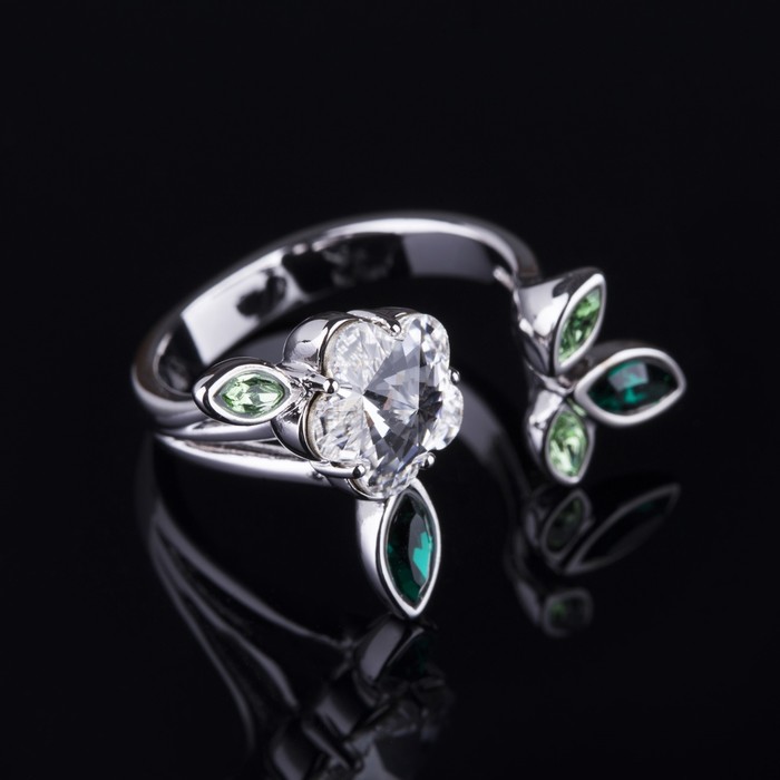 Кольцо "Яблоня", безразмерное, цветное в серебре