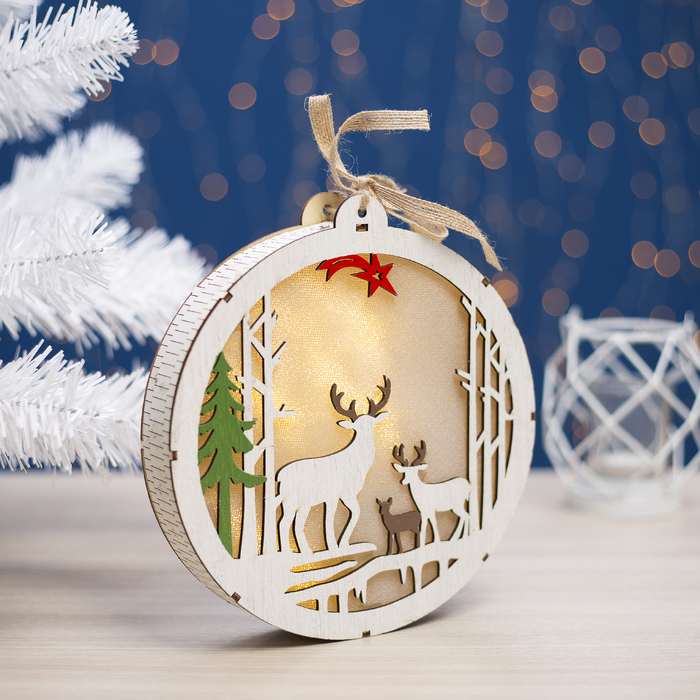 Фигура деревянная "Шарик Семья Оленей", 19х19х3.5 см, 2*AA (не в компл.) 5 LED, белый