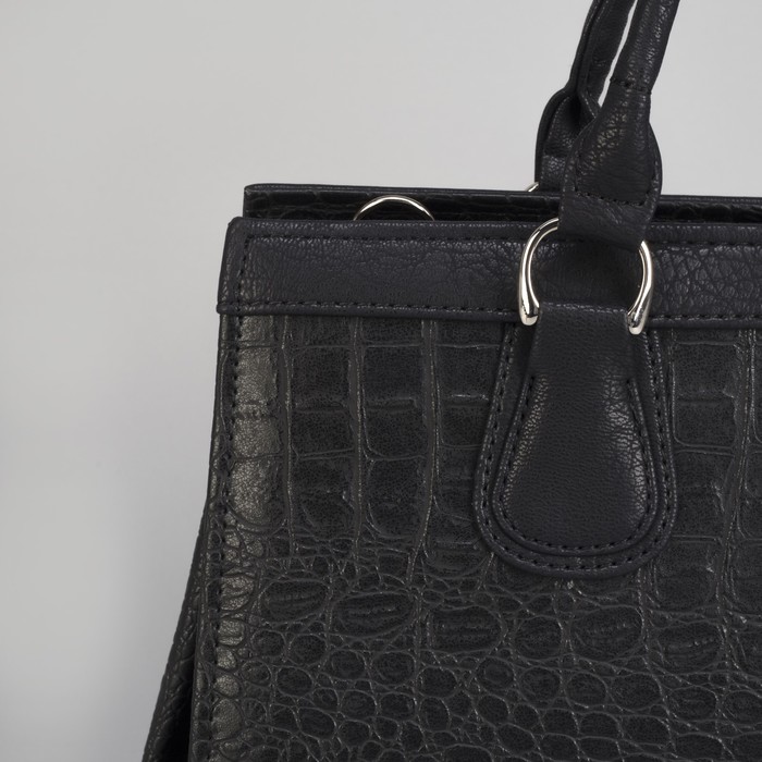 Сумка женская, отдел на молнии, наружный карман, длинный ремень, цвет чёрный