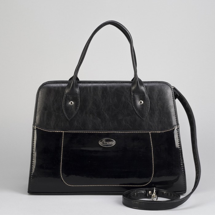 Сумка женская, отдел на молнии, 2 наружных кармана, длинный ремень, цвет чёрный