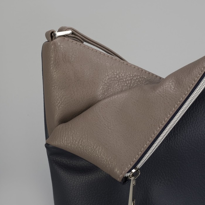 Сумка женская, 2 отдела на молнии, наружный карман, длинный ремень, цвет коричневый/синий