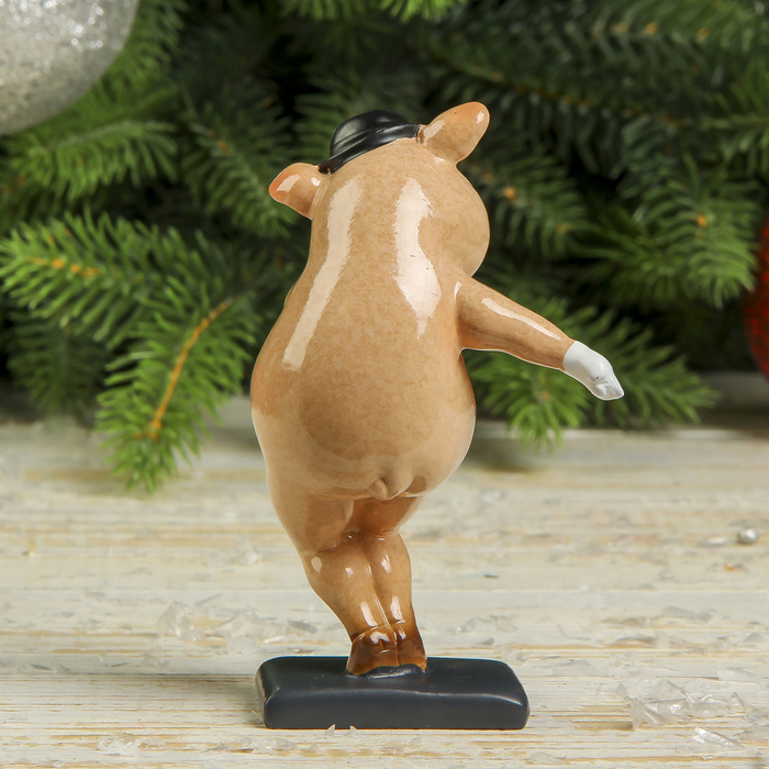 Сувенир полистоун "Хрюша Джексон" 5,8х10х5,5 см