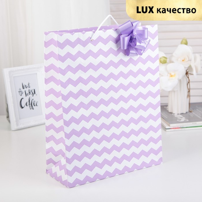 Пакет подарочный с бантом, "Зигзаг", аметистовый, 35 х 27 х 12 см
