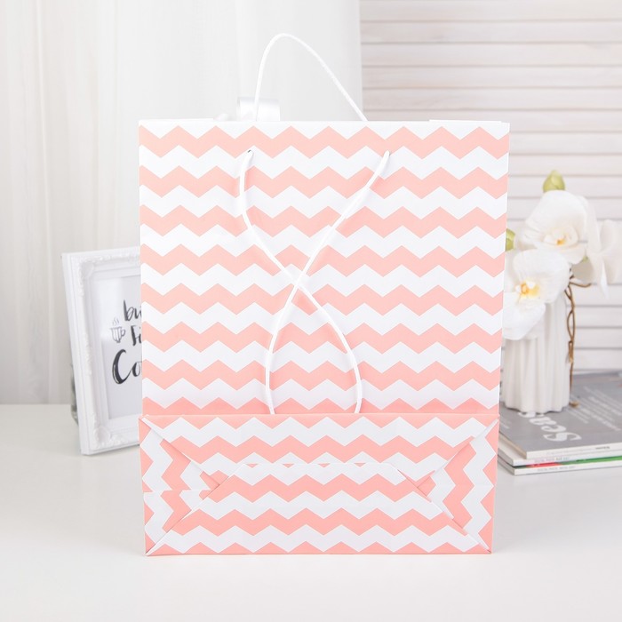 Пакет подарочный с бантом, "Зигзаг", персиковый, 35 х 27 х 12 см
