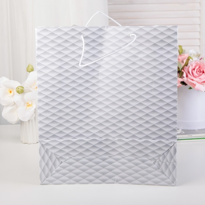 Пакет подарочный с бантом, "Наппа", серебряный, 41 х 36 х 12 см