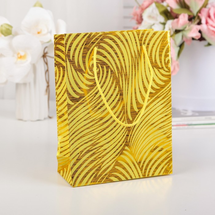 Пакет подарочный, "Волна", лимонный, 21,5 х 16 х 7 см