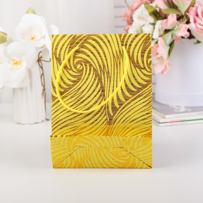Пакет подарочный, "Волна", лимонный, 21,5 х 16 х 7 см