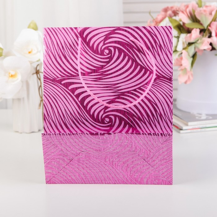 Пакет подарочный, "Волна", сливовый, 21,5 х 16 х 7 см