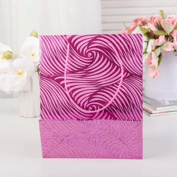 Пакет подарочный, "Волна", сливовый, 27 х 22 х 10 см