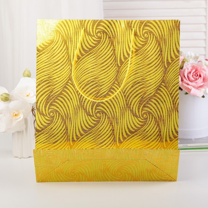 Пакет подарочный, "Волна", лимонный, 41 х 36 х 12 см