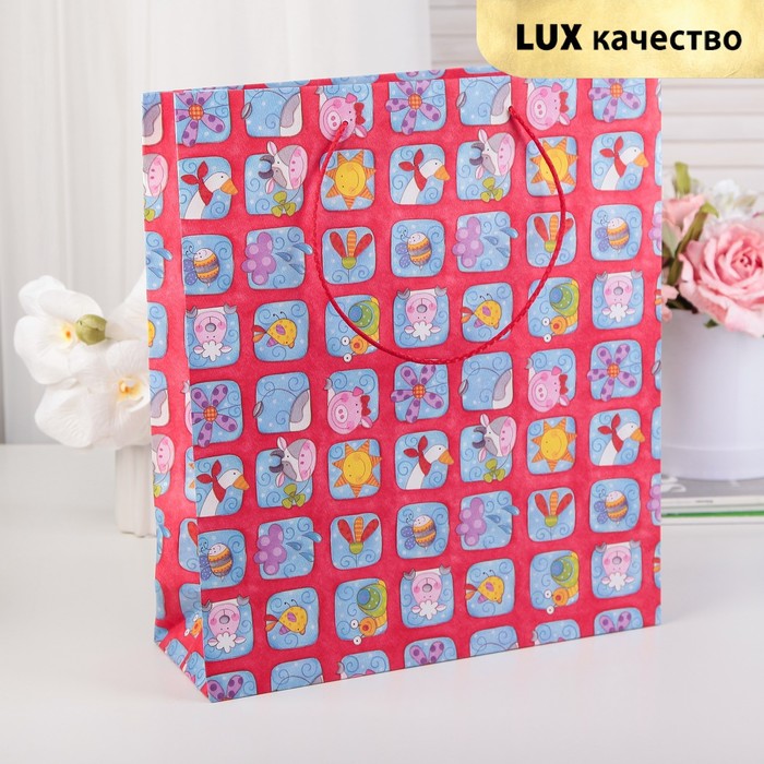 Пакет подарочный, "Весёлая ферма", красный, 41 х 36 х 12 см