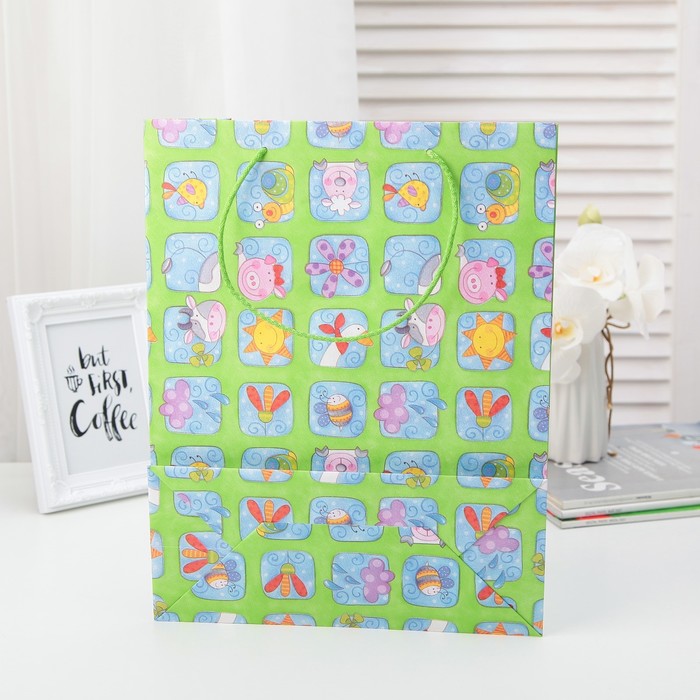 Пакет подарочный, "Весёлая ферма", зелёный, 35 х 27 х 12 см