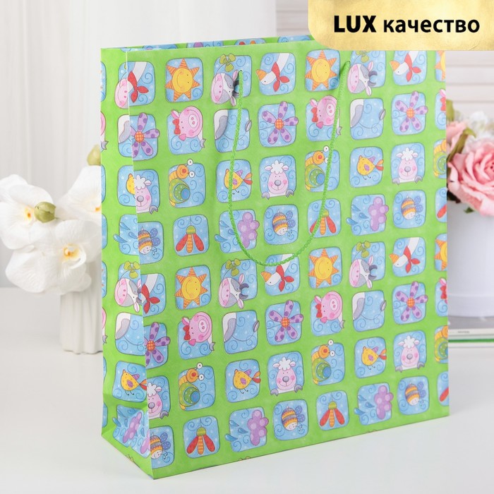 Пакет подарочный, "Весёлая ферма", зелёный, 41 х 36 х 12 см