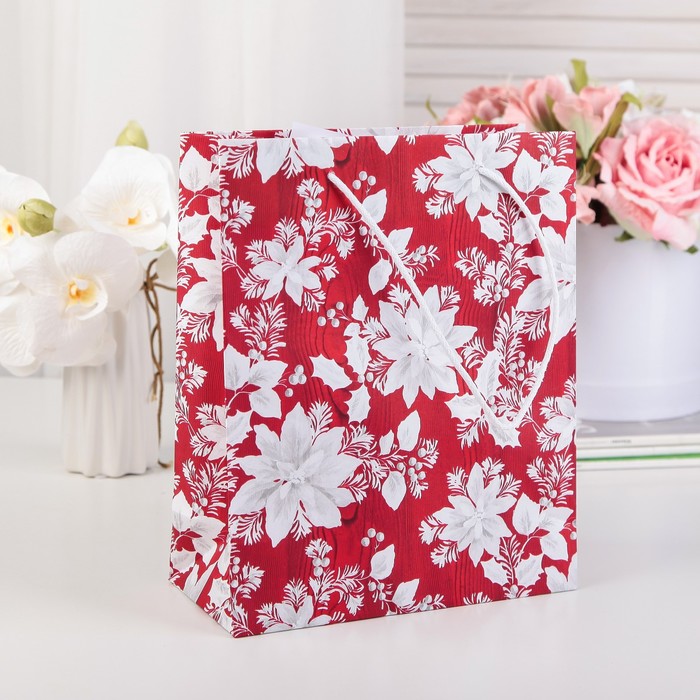 Пакет подарочный, "Зимние цветы", красный, 27 х 22 х 10 см
