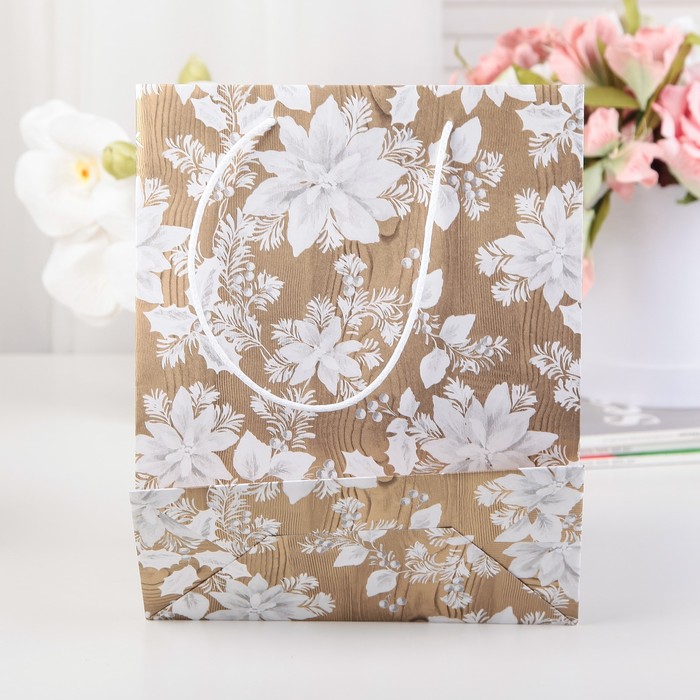 Пакет подарочный, "Зимние цветы", бежевый, 27 х 22 х 10 см