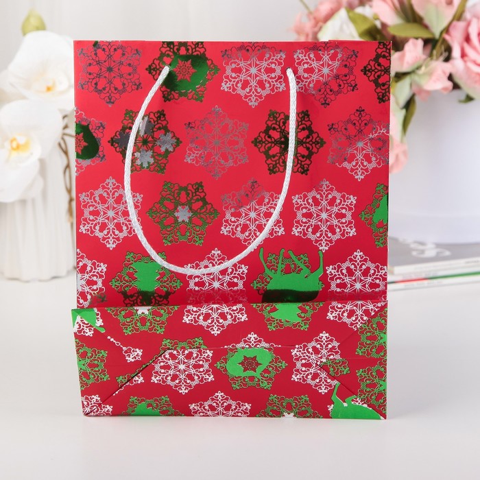 Пакет подарочный, "Новогодняя пора", красный, 27 х 22 х 10 см