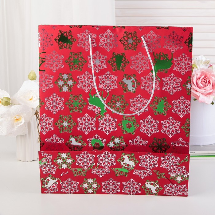 Пакет подарочный, "Новогодняя пора", красный, 41 х 36 х 12 см