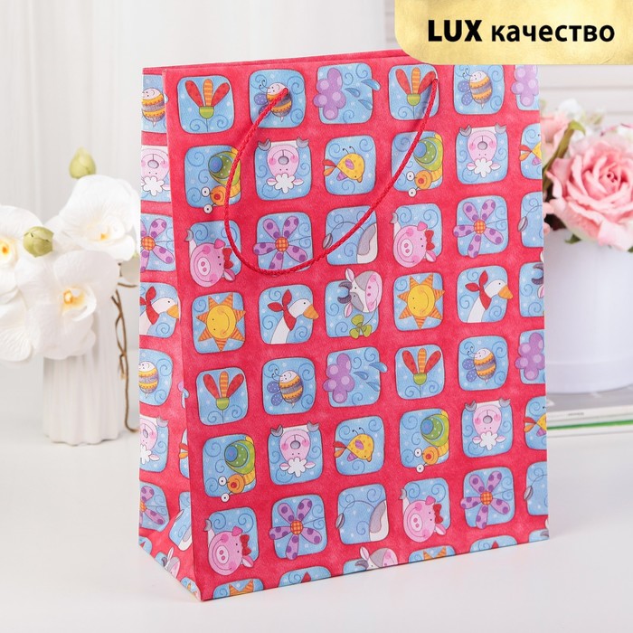 Пакет подарочный, &quot;Весёлая ферма&quot;, красный, 35 х 27 х 12 см