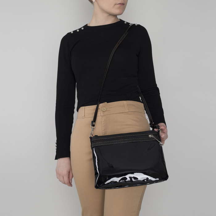 Сумка женская, отдел с перегородкой на молнии, наружный карман, регулируемый ремень, скат, цвет чёрный