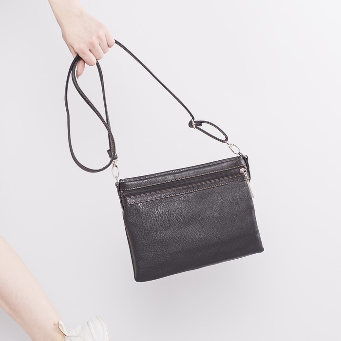 Сумка женская, отдел с перегородкой на молнии, наружный карман, регулируемый ремень, цвет чёрный