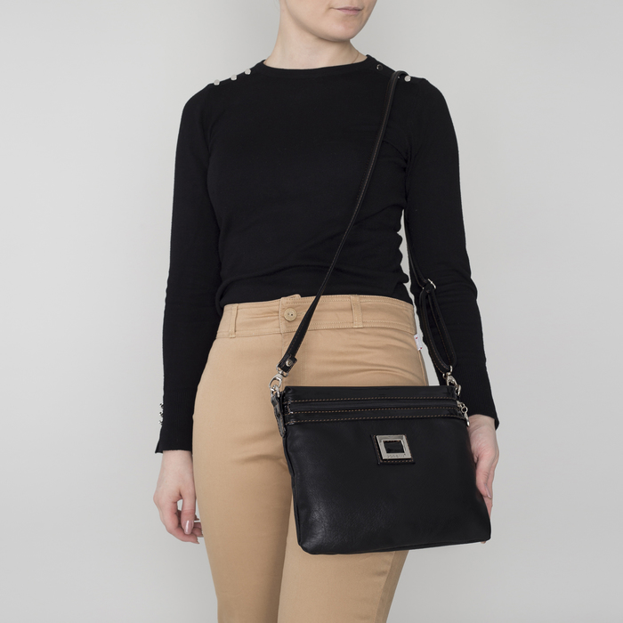 Сумка женская, отдел с перегородкой на молнии, наружный карман, регулируемый ремень, цвет чёрный