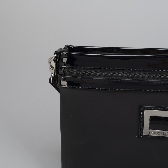 Сумка женская, отдел с перегородкой на молнии, наружный карман, регулируемый ремень, цвет чёрный