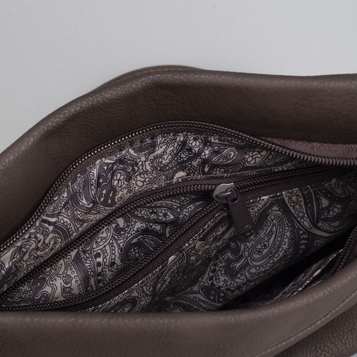 Сумка женская, отдел на молнии, 2 наружных кармана, регулируемый ремень, цвет коричневый