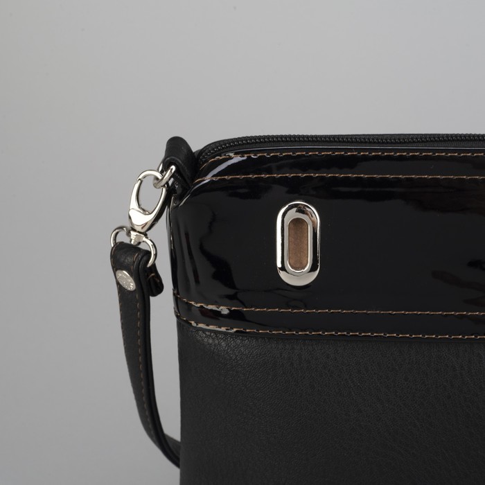 Сумка женская, отдел на молнии, наружный карман, длинный ремень, цвет чёрный