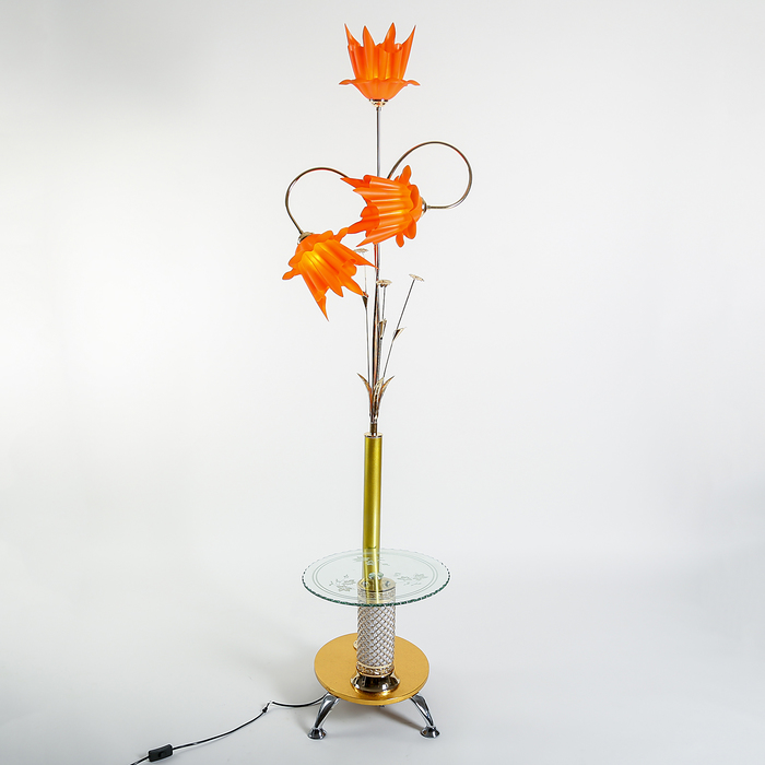 Светильник напольный со столиком "Акито" основание свет Е27 3х40W+Е27 1х40W 175х60х53 см