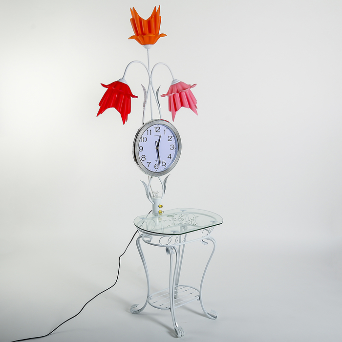 Светильник напольный со столиком и часами LED "Акито" Е27 3х40W белый 163х60х36,5 см