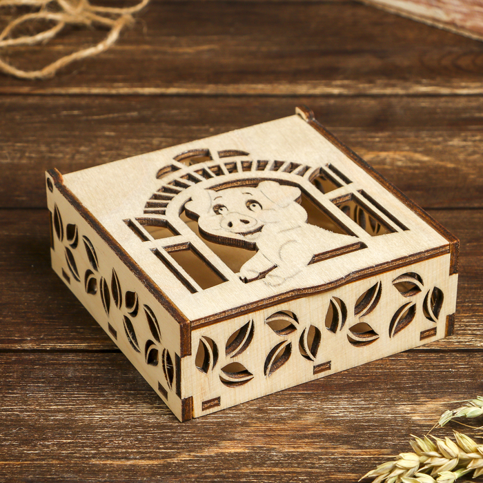 Шкатулка для декора "Поросенок в окошке" из фанеры 11х11х4,5 см (набор 6 деталей)